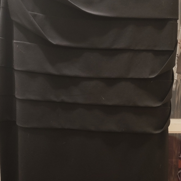 Dress - Picture 4 of 5